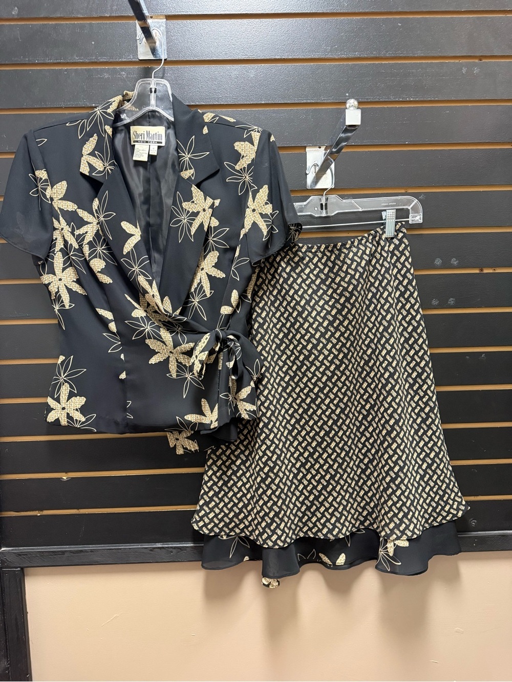 Vintage Sheri Martin New York 2 Piece Skirt Set Black Tan Floral Size 10